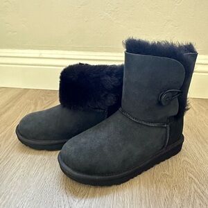UGG Bailey Button II Black Boots Size 3